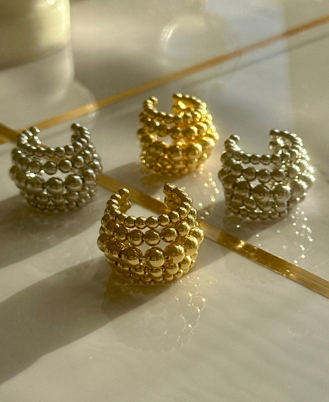 Earcuff de balines en oro