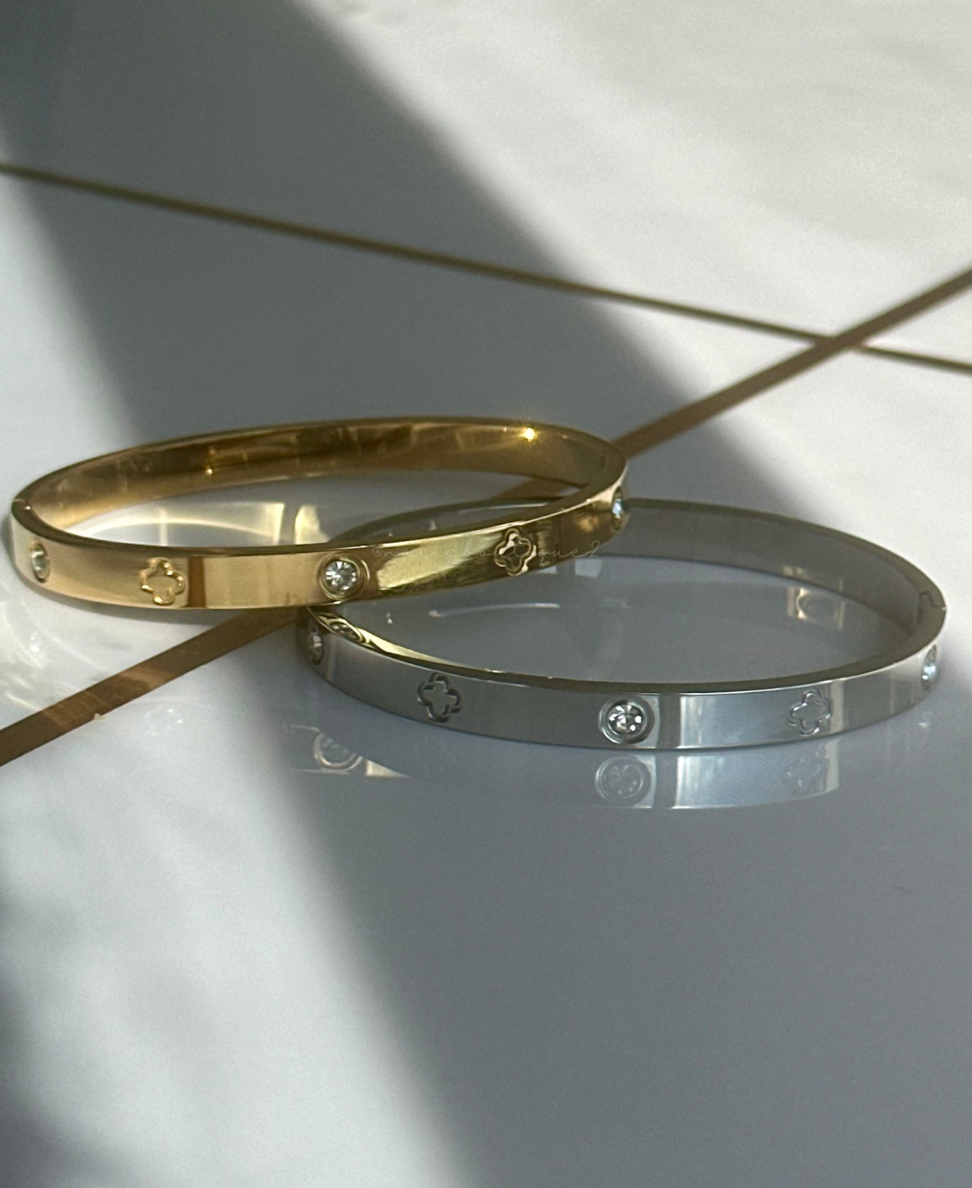 Bangle con trébol oro o plata Stainless Steel